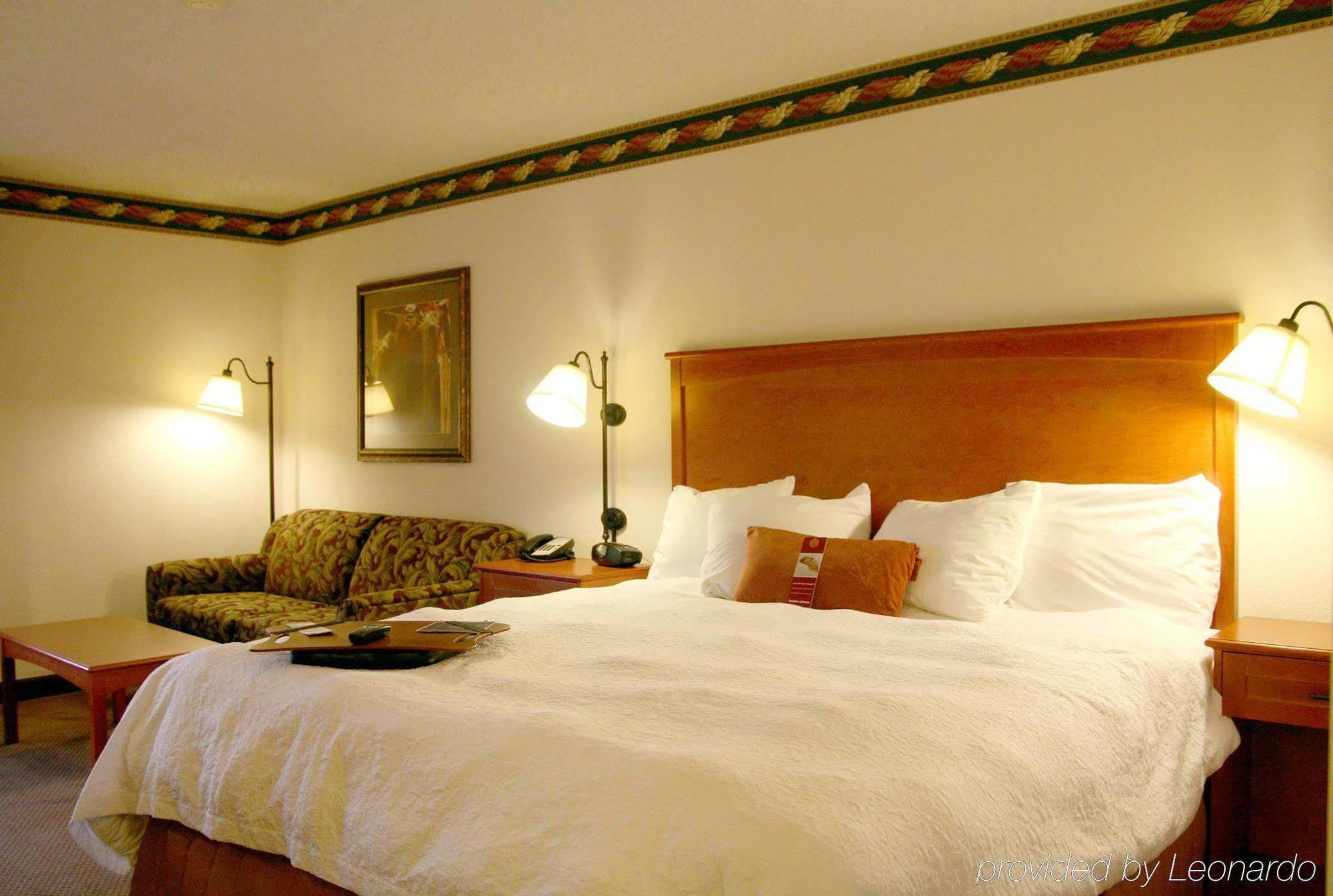 Hampton Inn By Hilton Fort Smith Rum bild