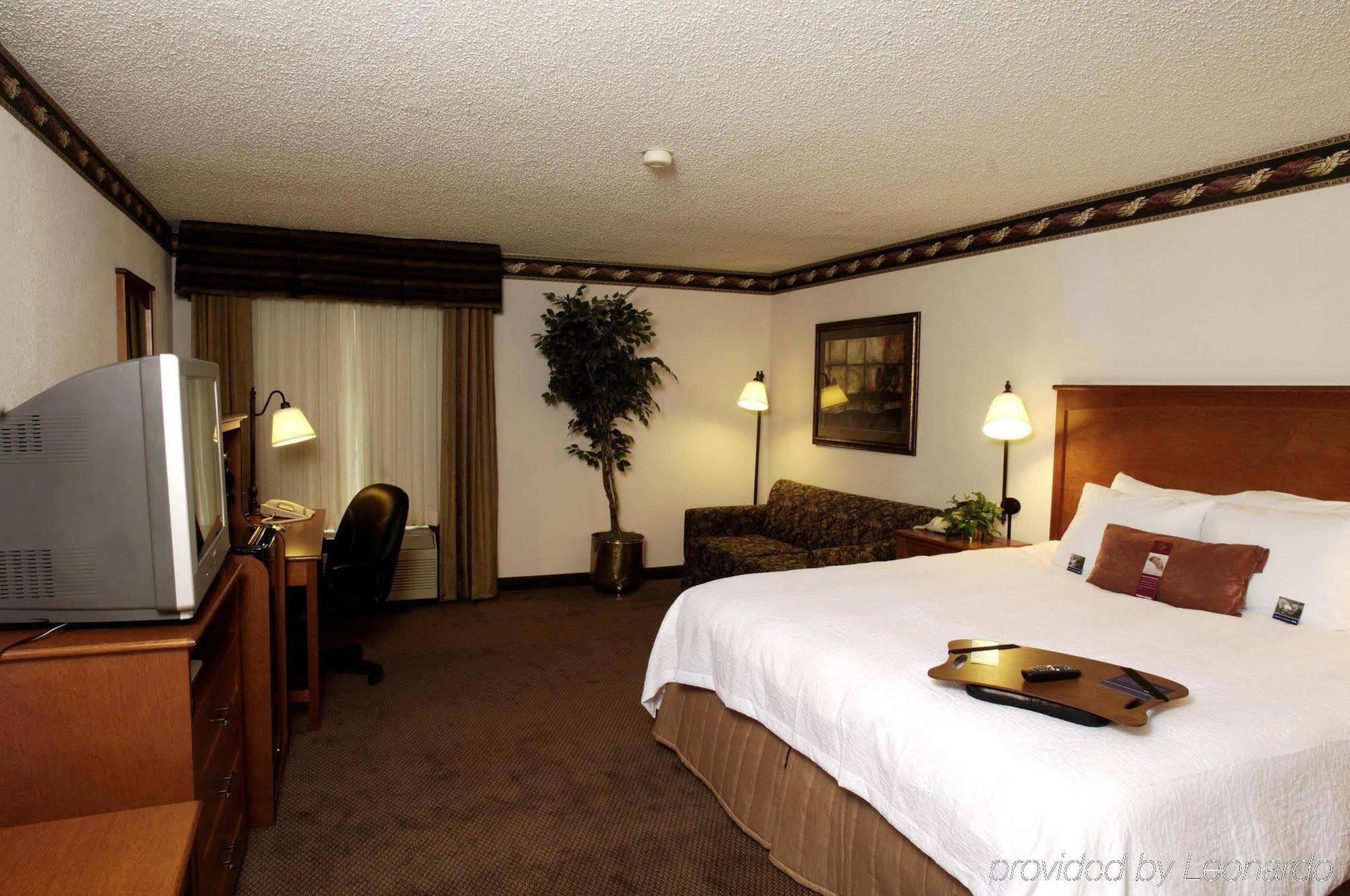 Hampton Inn By Hilton Fort Smith Rum bild